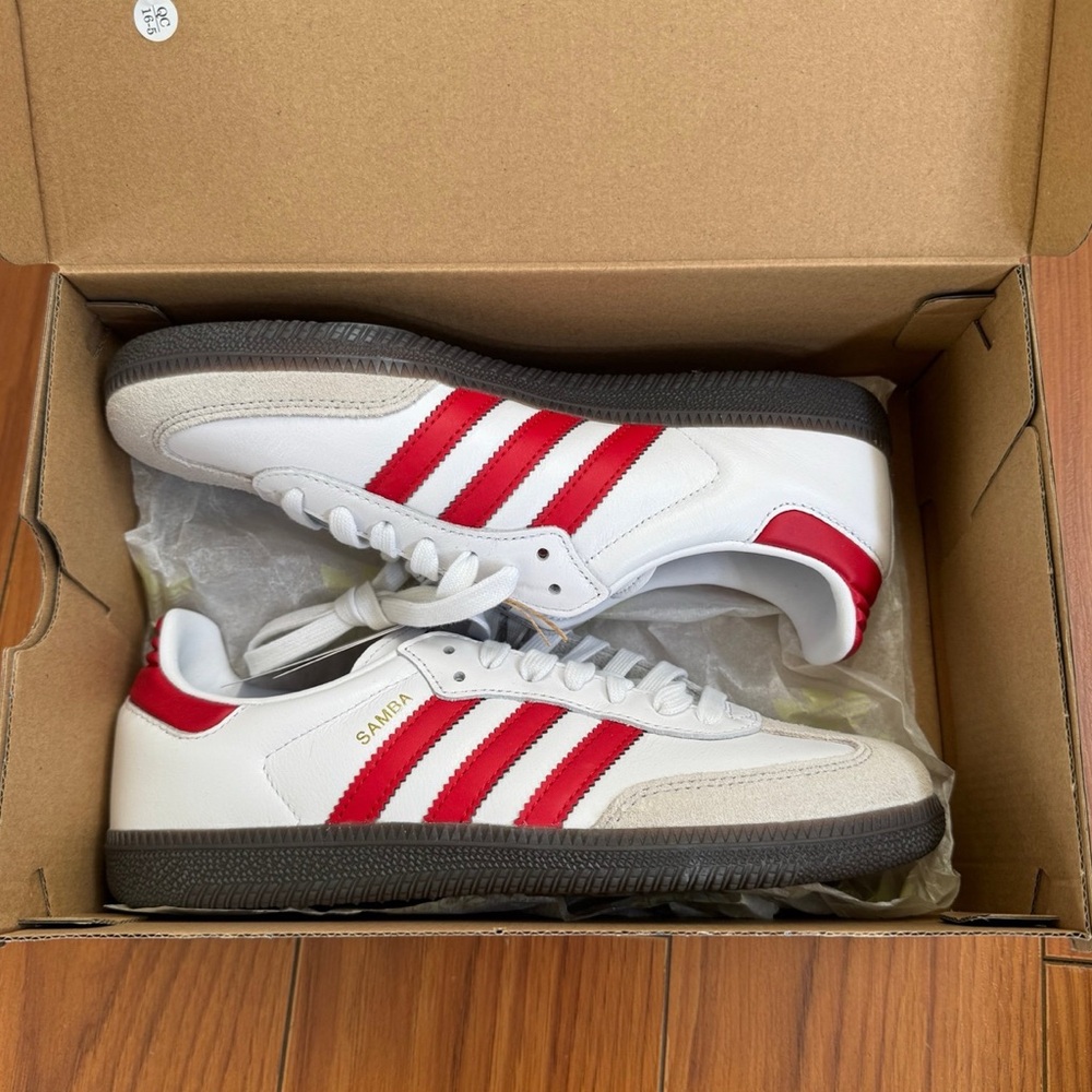 Adidas Red Sambas sz m6/w7 nwb